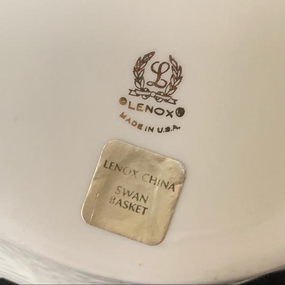 Lenox Open Tail Swan Basket - Picture 13 of 13